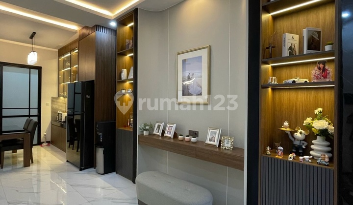 Rumah Mewah Full Interior di Lippo Karawaci