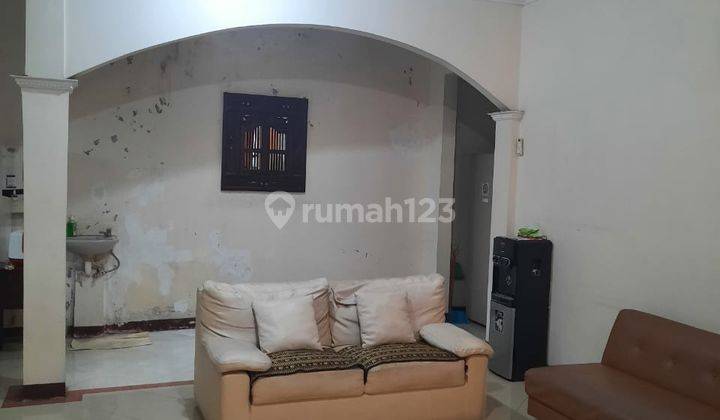 Rumah Banyak Kamar 2 Lantai Semi Furnished di Trulek 1 Blok Hg , Tangerang Selatan 2