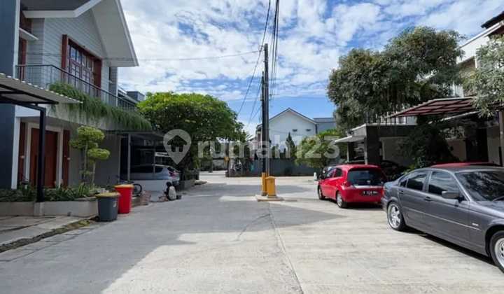 Rumah Bagus di Green Bintaro Residence Ciputat Tangerang Selatan 2