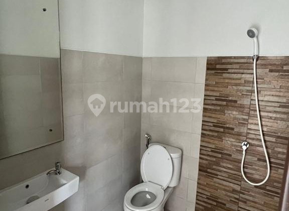 Rumah Bagus 2 Lantai  Siap Huni Di Sumarecon Emerald Karawang 2