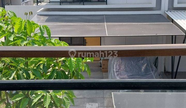 Rumah 2 Lt  Siap Huni Hook  Lokasi Up Town Lippo Cikarang 2