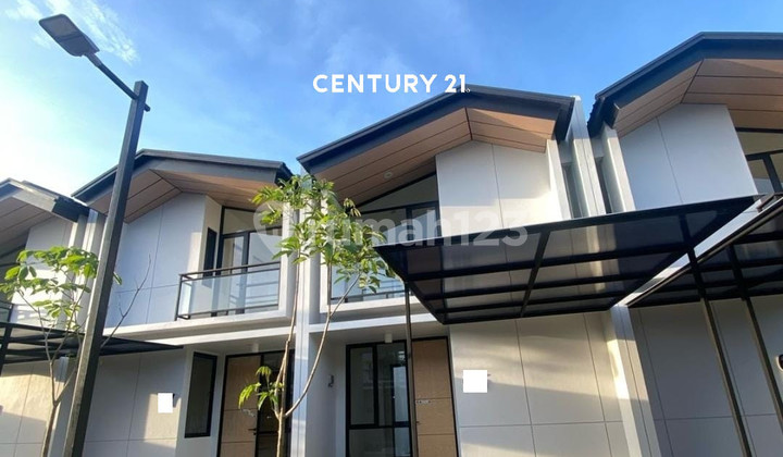 Modern House Ready to Occupy in Premium Waterfront Cluster LC