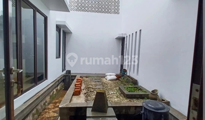 Rumah 2 Lantai Siap Huni, Elit, Legenda Wisata, Dekat Cibubur 2
