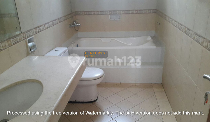 Nice 2-Story Ready-to-Occupy Semi-Furnished House in Simpruk Nice 2-Story Ready-to-Occupy Semi-Furnished House in Simpruk