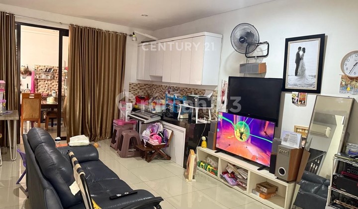 Rumah Bagus 2 Lantai di Cluster Cosmo Estate Lippo Cikarang 2