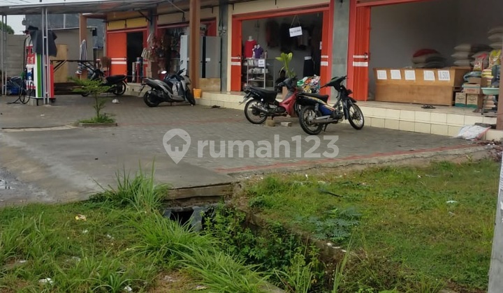 Connected 4 Units Ready-to-Use Shophouse in Grand Vista Serang Baru near Lippo Cikarang, Cikarang