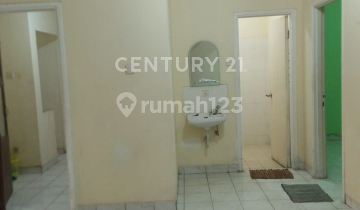 MeadowGreen, 4 Bedrooms Semi-Furnished. Ready to Occupy. Cheap, Lippo Cikarang, Cikarang. 2