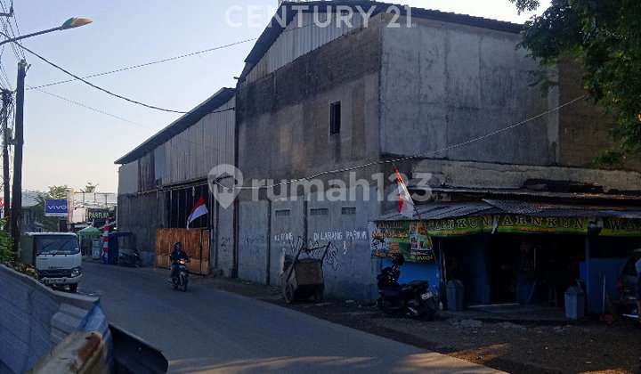Tanah Komersial Murah Ada Bangunan Strategis di Jl. Raya Sukamahi Deltamas Cikarang