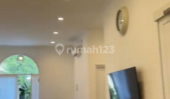 Rumah Bagus Siap Huni di Cluster Beverli Lippo Cikarang Harga Nego