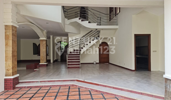 Nice House with German Design in Menteng Lippo Cikarang 2