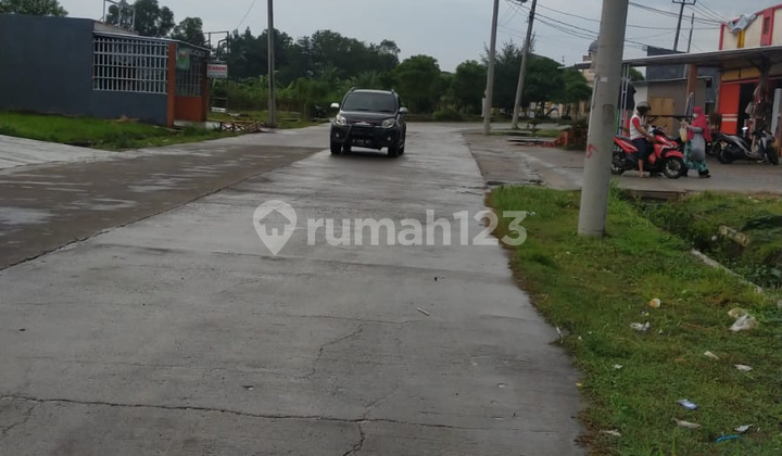 Connected 4 Units Ready-to-Use Shophouse in Grand Vista Serang Baru near Lippo Cikarang, Cikarang 2