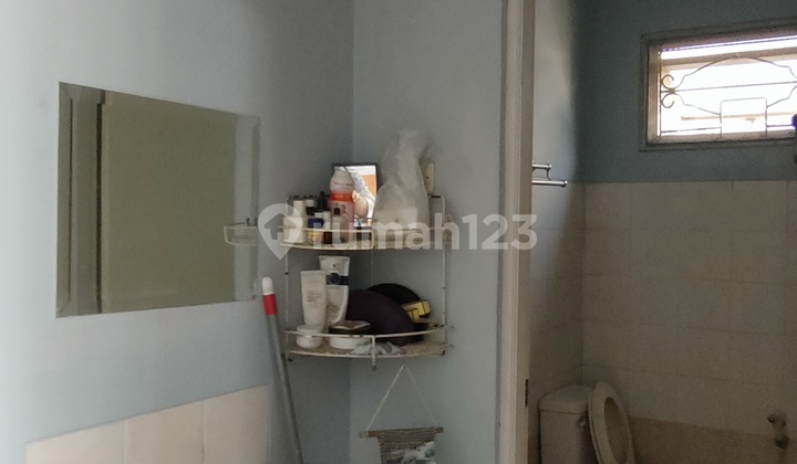 Nice Semi-Furnished House Ready to Live In at Lippo Cikarang, Cikarang 2