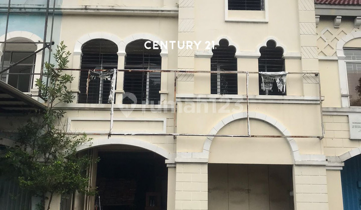 Ruko Spanish Square Gandeng Siap Pakai Di Delta Mas, Cikarang