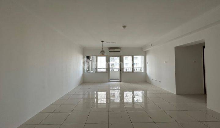 Disewakan Apartemen Grand Palace Kemayoran Semi Furnished 3 Bedroom 1