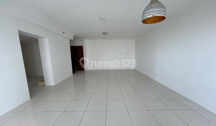 Disewakan Apartemen Grand Palace Kemayoran Semi Furnished 3 Bedroom 2