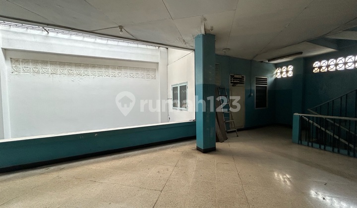 Dijual Ruko Gandeng 3 Bekas Sekolah Petojo