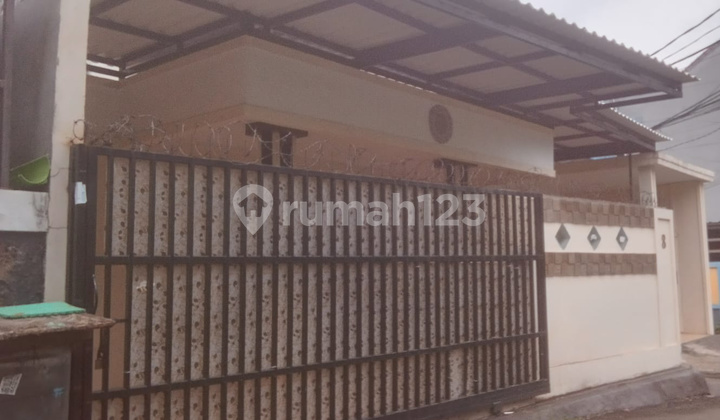 House for Sale - Spacious, Ready to Occupy, Pondok Kelapa House for Sale - Spacious, Ready to Occupy, Pondok Kelapa