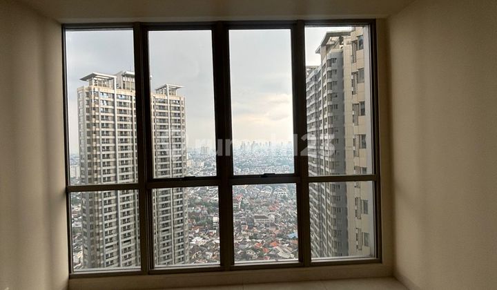 Apt Taman Anggrek Residence 3 Kamar Tidur Semi Furnished Bagus