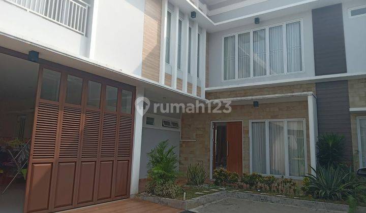 Rumah 2 Lantai SHM Bagus 1