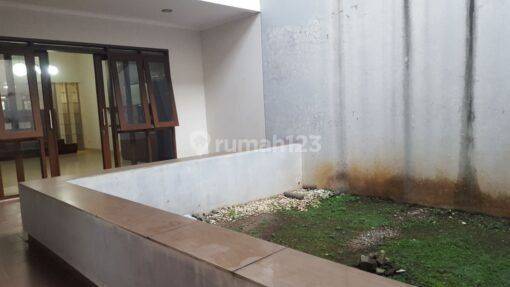 Rumah Mewah di Jl Setraland, Hunian Nyaman di Bandung Utara 2