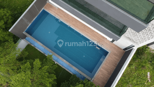 Rumah View Danau di Kota Baru Parahyangan Dengan Swimming Pool 2