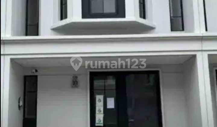 Disewakan Rumah Bagus 2 Lantai di Komlek Citra Garden Bintaro