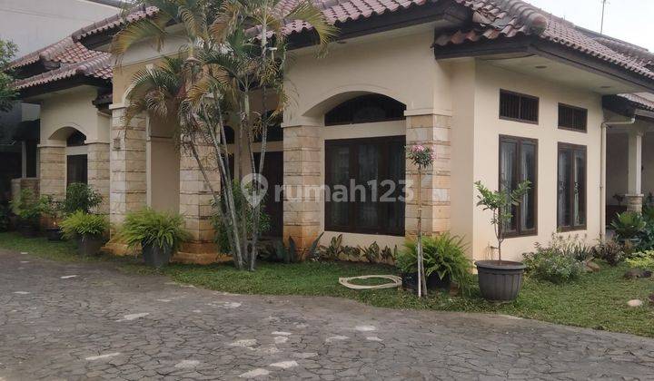 Di jual cepat rumah luas dengan tanah luas bebas banjir. 2