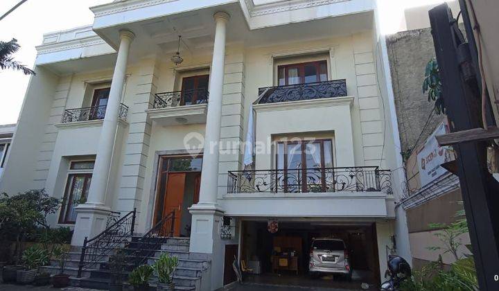 Di jual cepat rumah mewah 2lt di kawansan elite pondok indah. 1