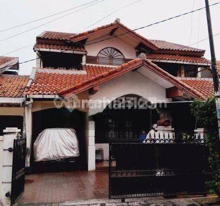 Di jual cepat rumah luas 2lt,jalan depan lebar bisa 2 mobil. 1