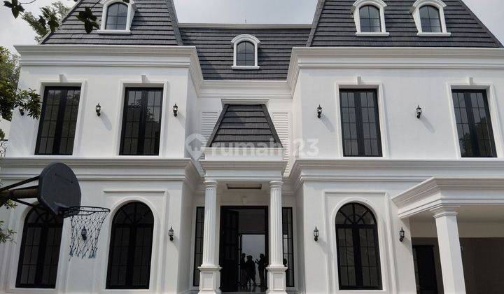 Di jual cepat rumah bagus 2,5 lantai di linggkungan elite. 1