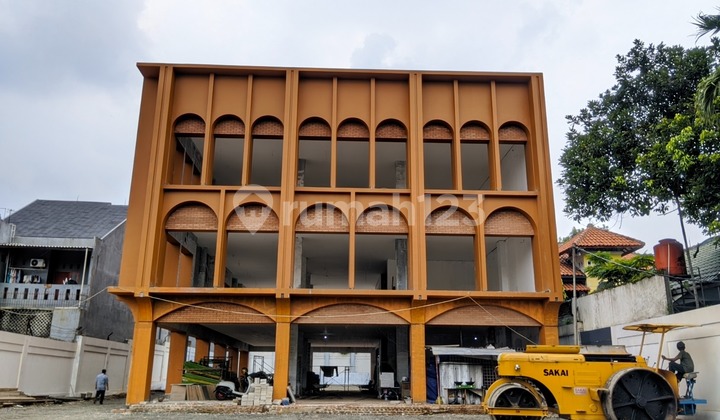 Di Jual Cepat Gedung Perkantoran 4 Lt Siap Huni Bebas Banjir