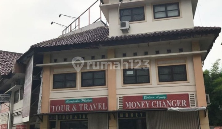 For Rent: Strategic 2.5-Story Shop House in Front of Bintaro Plaza 1