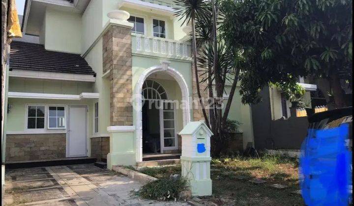 Rumah Cantik 2 Lantai Siap Huni Depan Taman  2