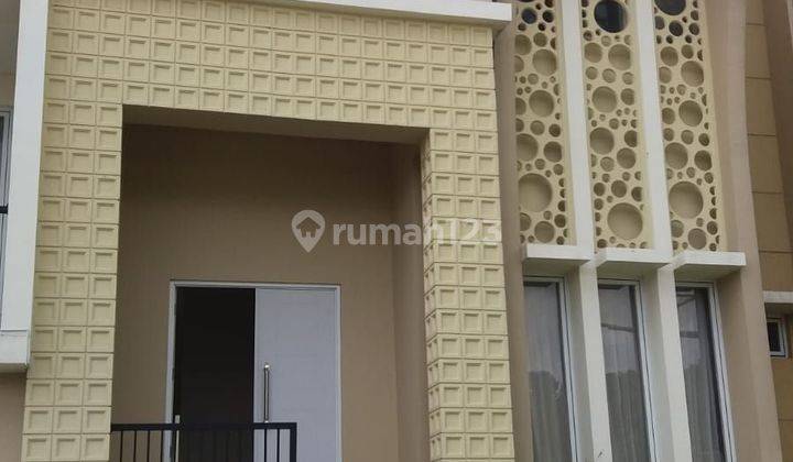 Dijual rumah depan club house di cluster premium  1