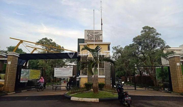 Dijual cepat rumah di Grand Wisata dekat mall living world  1