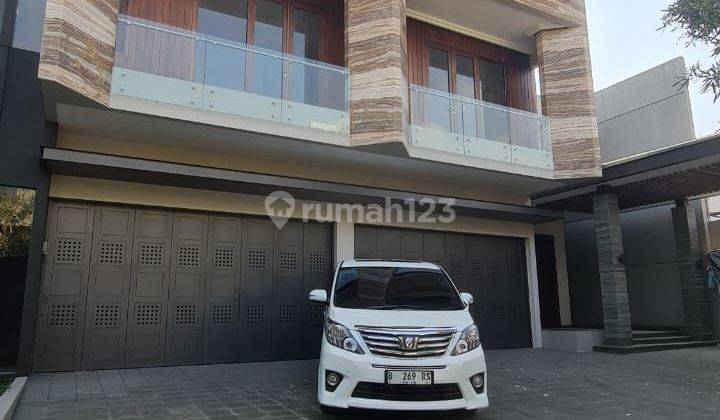 Rumah Mewah Baru 2 Lantai Komplek Setraduta 2