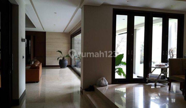 Rumah Minimalis Modern Di Tengah Kota 2