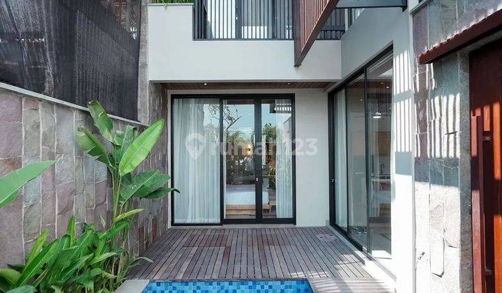 A Modern Tropical Residential Area With The Most Luxurious Entrace Gate 1