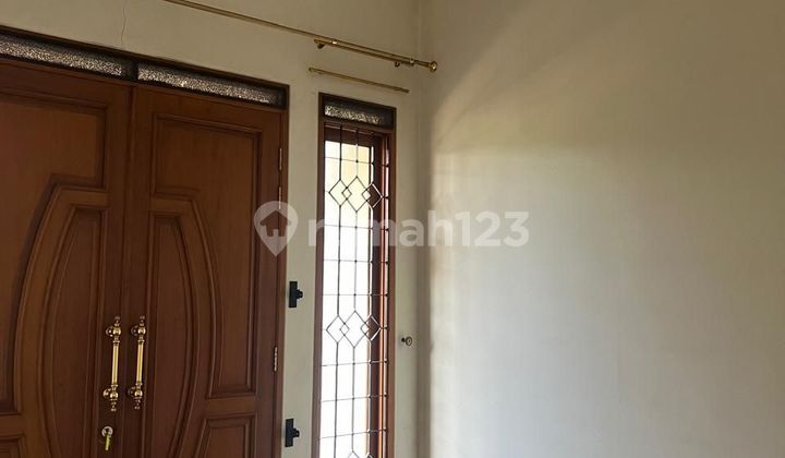 Rumah Mewah 2 Lantai Di Setraduta Indah 2