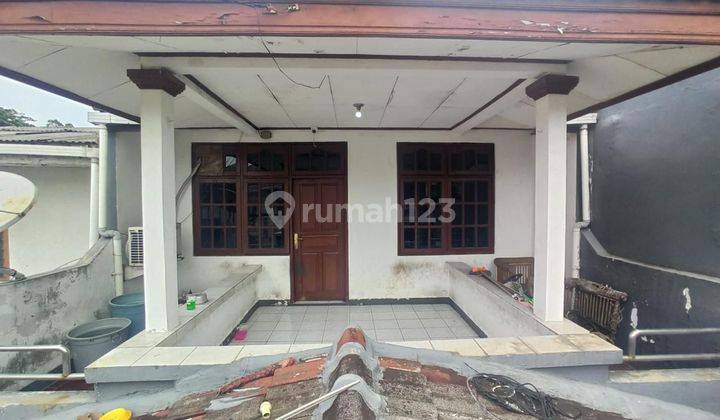 Rumah di Jalan malaka raya 2 Lantai SHM 1