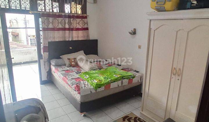 Rumah di Jalan malaka raya 2 Lantai SHM 2