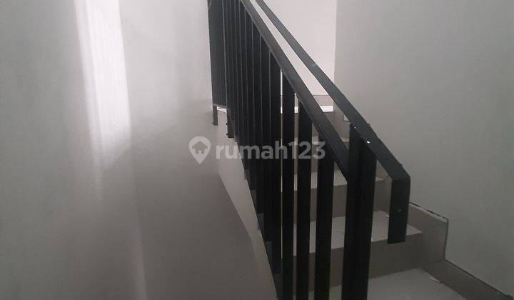 Rumah Tomang pusat kota SHM 4lantai 2