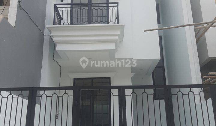 Rumah baru Green ville depan taman SHM 2