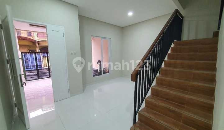 New House Complex in Front of Duri Kepa Park SHM