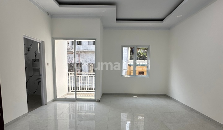 Rumah Modern Siap Huni Akses 3 Mobil Bebas Banjir