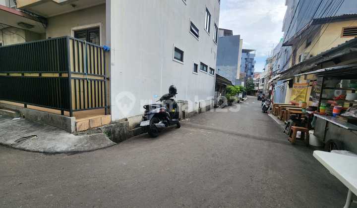 Rumah Tua Area Kos Tanjung Duren Untar 2