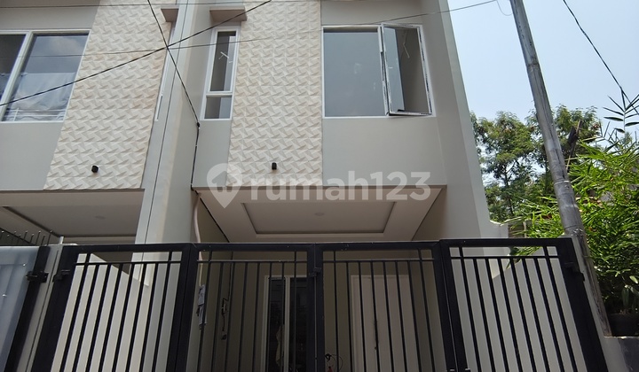 Rumah Baru Grogol Millenial Dekat Universitas Bebas Banjir