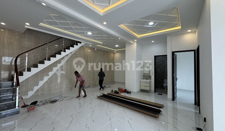 Rumah Bagus Manyar Dekat Pakuwoncity Its Unair Klampis Darmahusada Sby