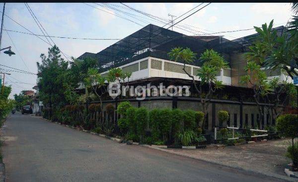 Rumah Gedung Besar 2 Lantai Mewah Murah Ada Kolam Renang di Pondok Pekayon Indah Bekasi Selatan  1