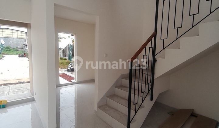 Rumah Mewah Baru 2 Lantai Murah Tanpa DP Bebas Biaya di  Bekasi Timur 2